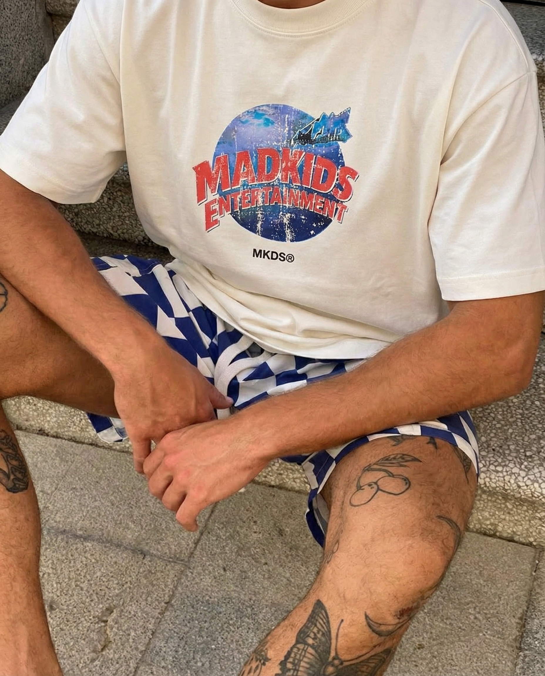 Entertainment Tee (Nude)